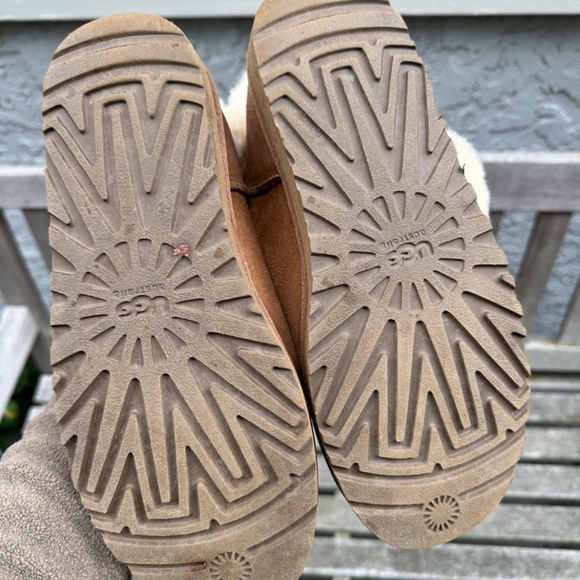 UGG Bailey Button Boots - Picture 9 of 9